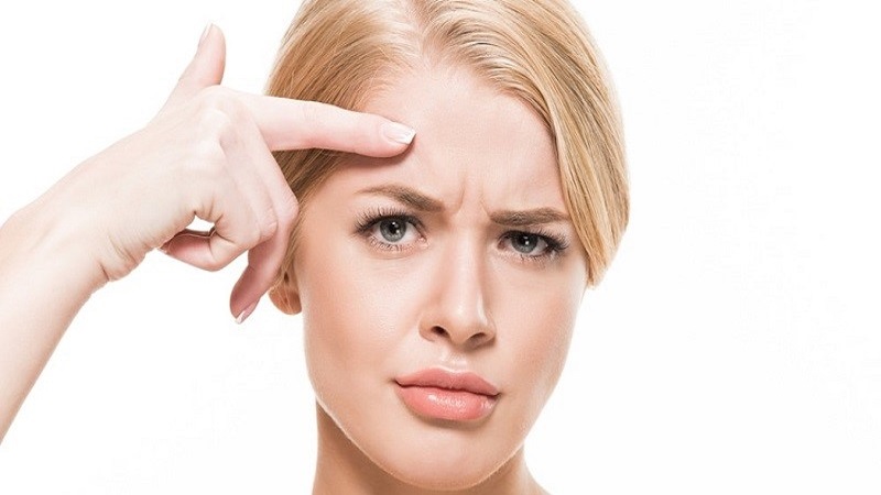 بهبود افتادگی ابرو با تزریق بوتاکس | متخصص پوست اصفهان - بهترین متخصص ژل و بوتاکس - بهترین متخصص تزریق چربی و لیپوترانسفر