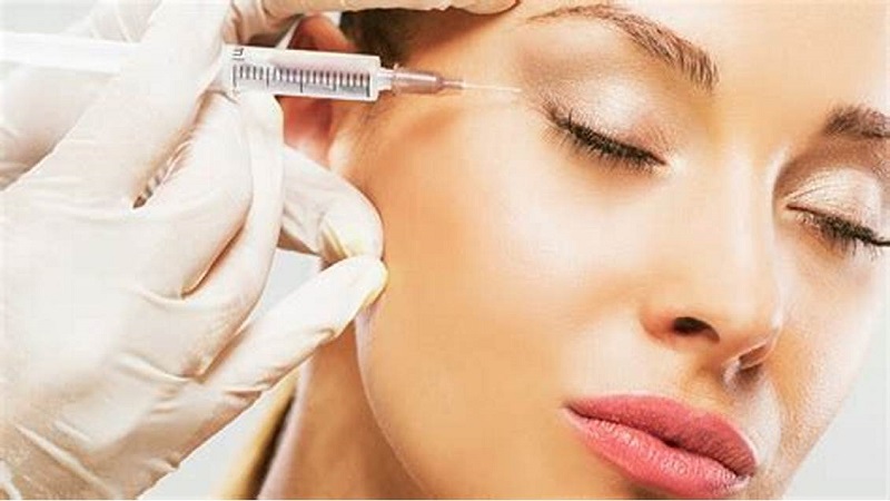 تزریق ژل و بوتاکس چه تفاوتی با هم دارند؟ | متخصص پوست اصفهان - بهترین متخصص ژل و بوتاکس - بهترین متخصص تزریق چربی و لیپوترانسفر