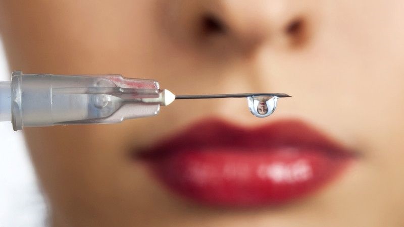 مراقبت های بعد از تزریق ژل به لب | بهترین متخصص ژل و بوتاکس